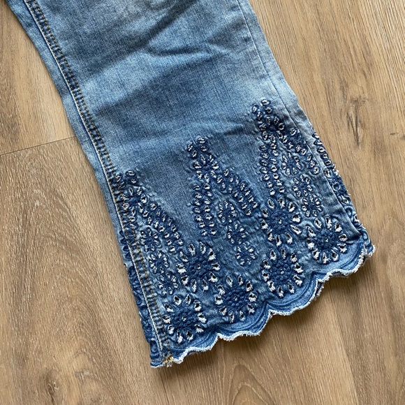 Cream Scalloped Hem Flare Jeans - Picture 2 of 3